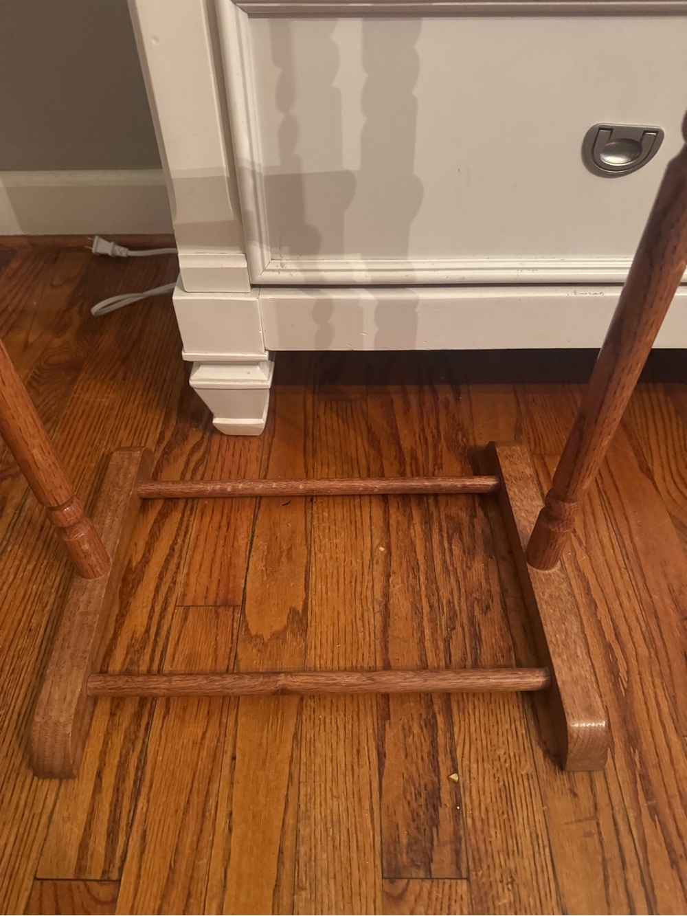 VTG Ethan Allen Wooden Valet Stand in Warm Brown - Picture 7 of 8
